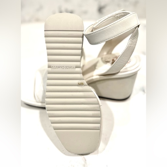 NWOT Vince Camuto Baminda Leather Wedges. Women’s Size 7 Color: Ivory - Picture 8 of 10
